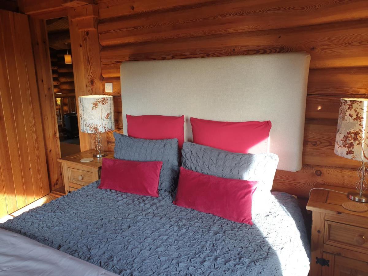 Chalet Newland Valley Log *
